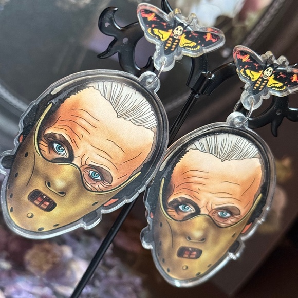 Silence of the Lambs-Hannibal Earrings - Picture 4 of 5